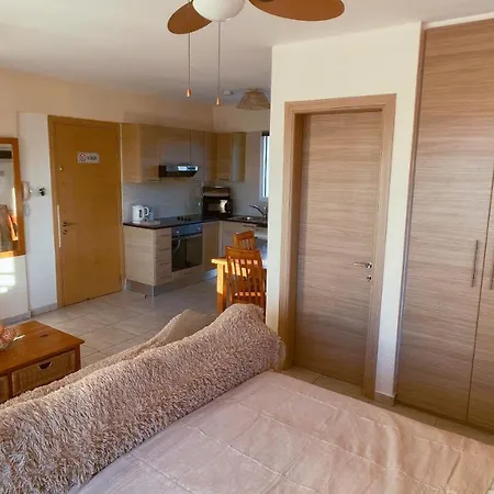 Excellent Relaxing Cozy Studio With Pool For You Paphos